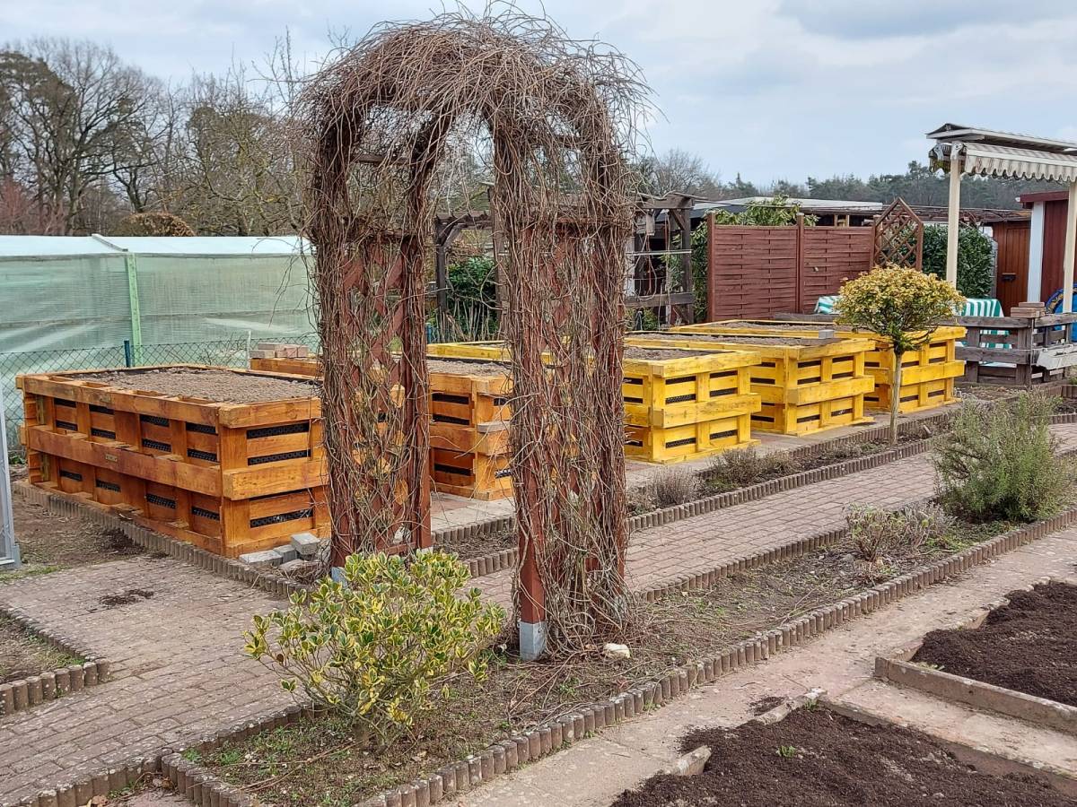 Palettenhochbeet Teil II